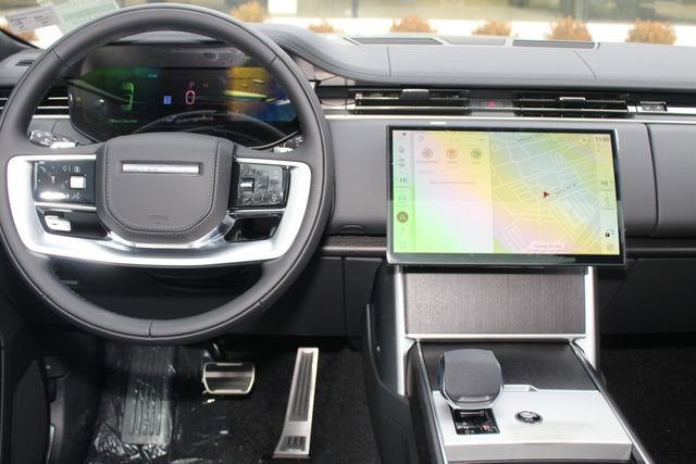 New 2026 Land Rover Range Rover Long Wheelbase SE image 4