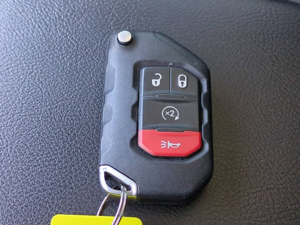 Used 2023 Jeep Gladiator Sport AWD/4WD image 31