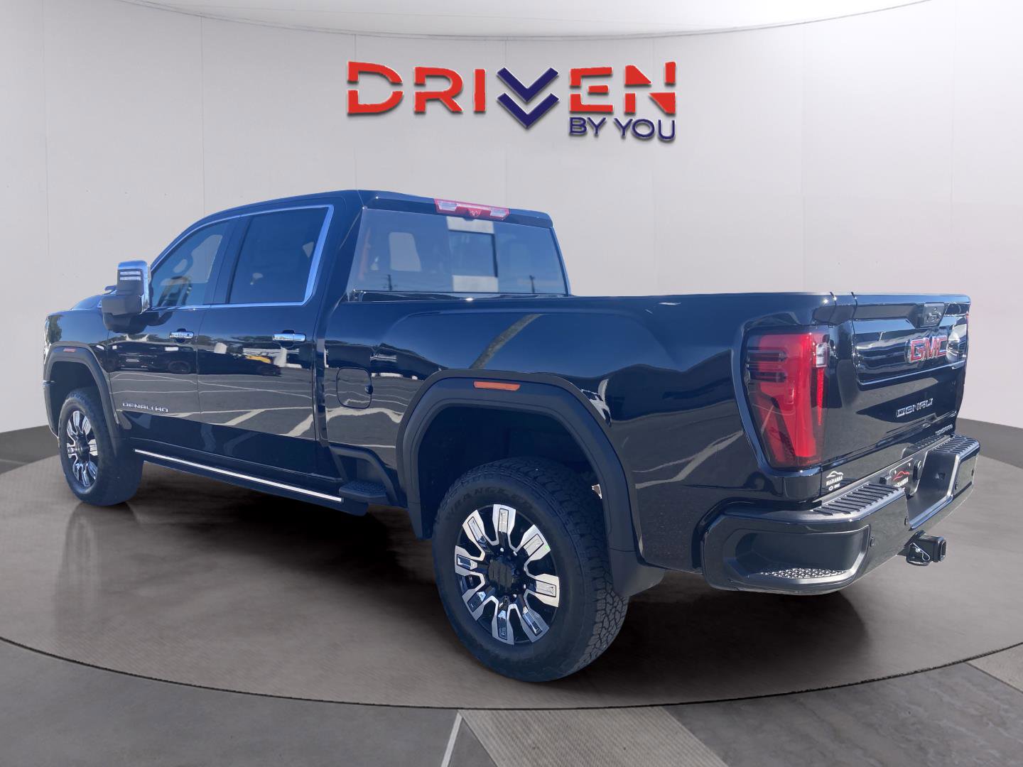 New 2026 GMC Sierra 2500 Denali w/ Denali Reserve Package AWD/4WD image 3