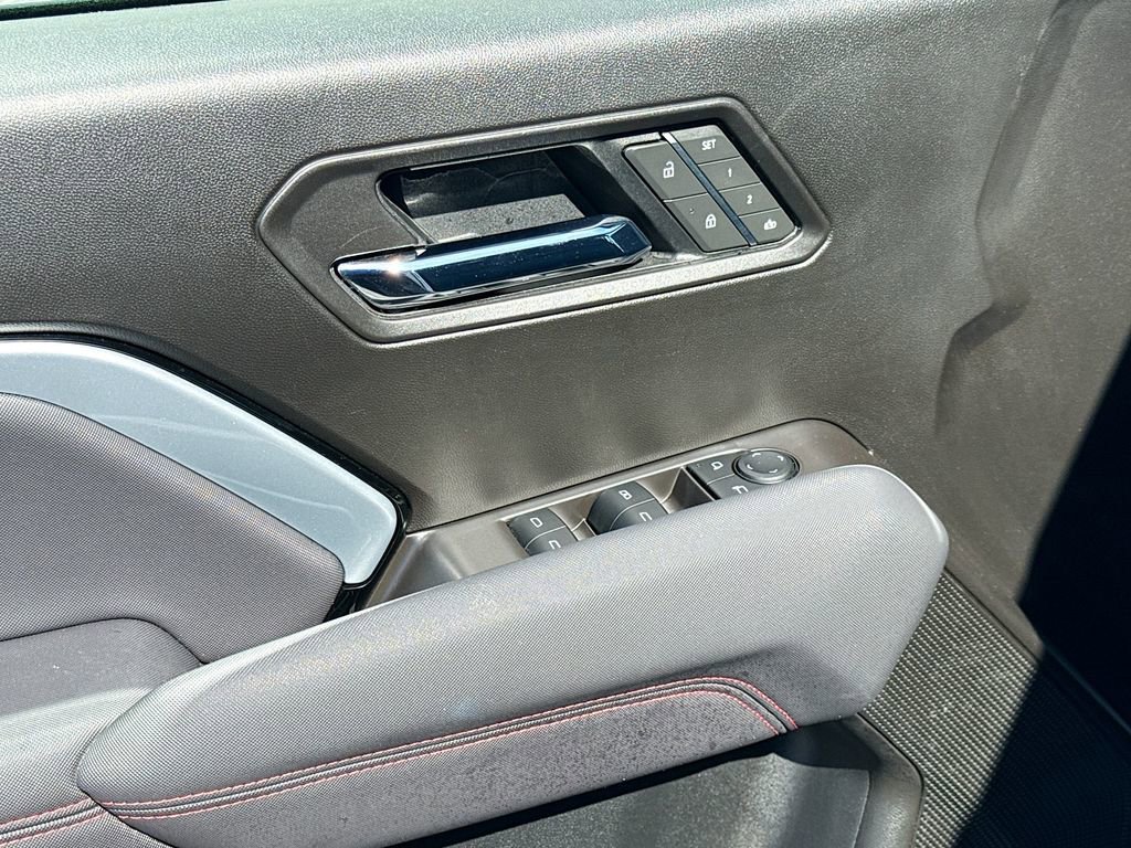 New 2025 Chevrolet Colorado Z71 w/ Technology Package image 16