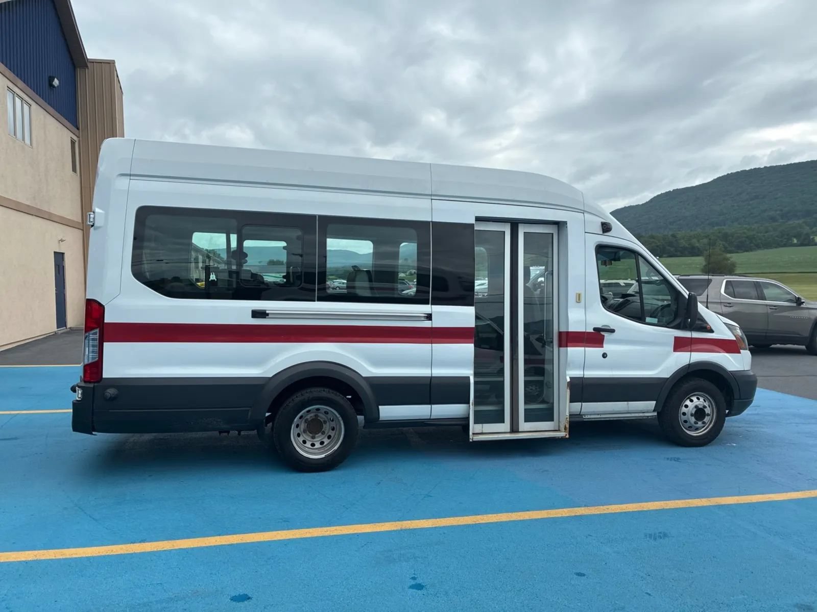 Used 2017 Ford Transit 350 XL RWD image 6