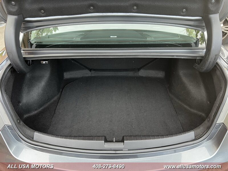 Used 2013 Acura ILX w/ Technology Package FWD image 22