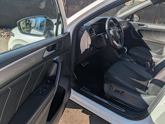 Certified 2023 Volkswagen Tiguan SE R-Line AWD/4WD image 27