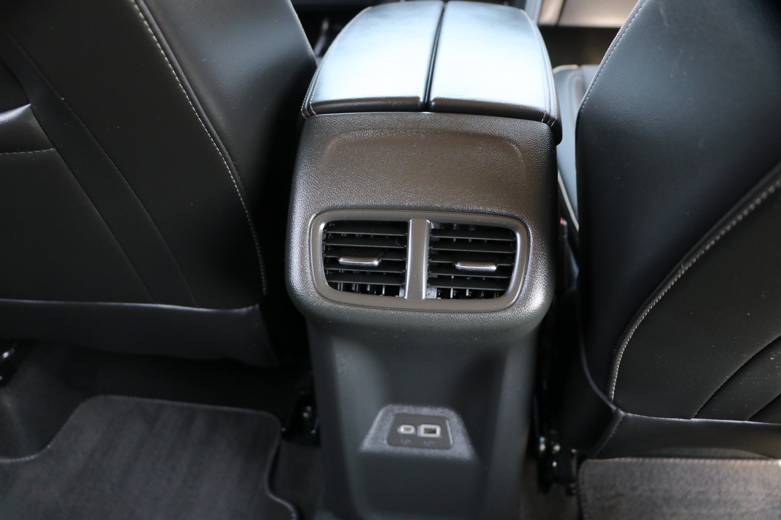 Used 2023 Buick Envision Essence AWD/4WD image 30