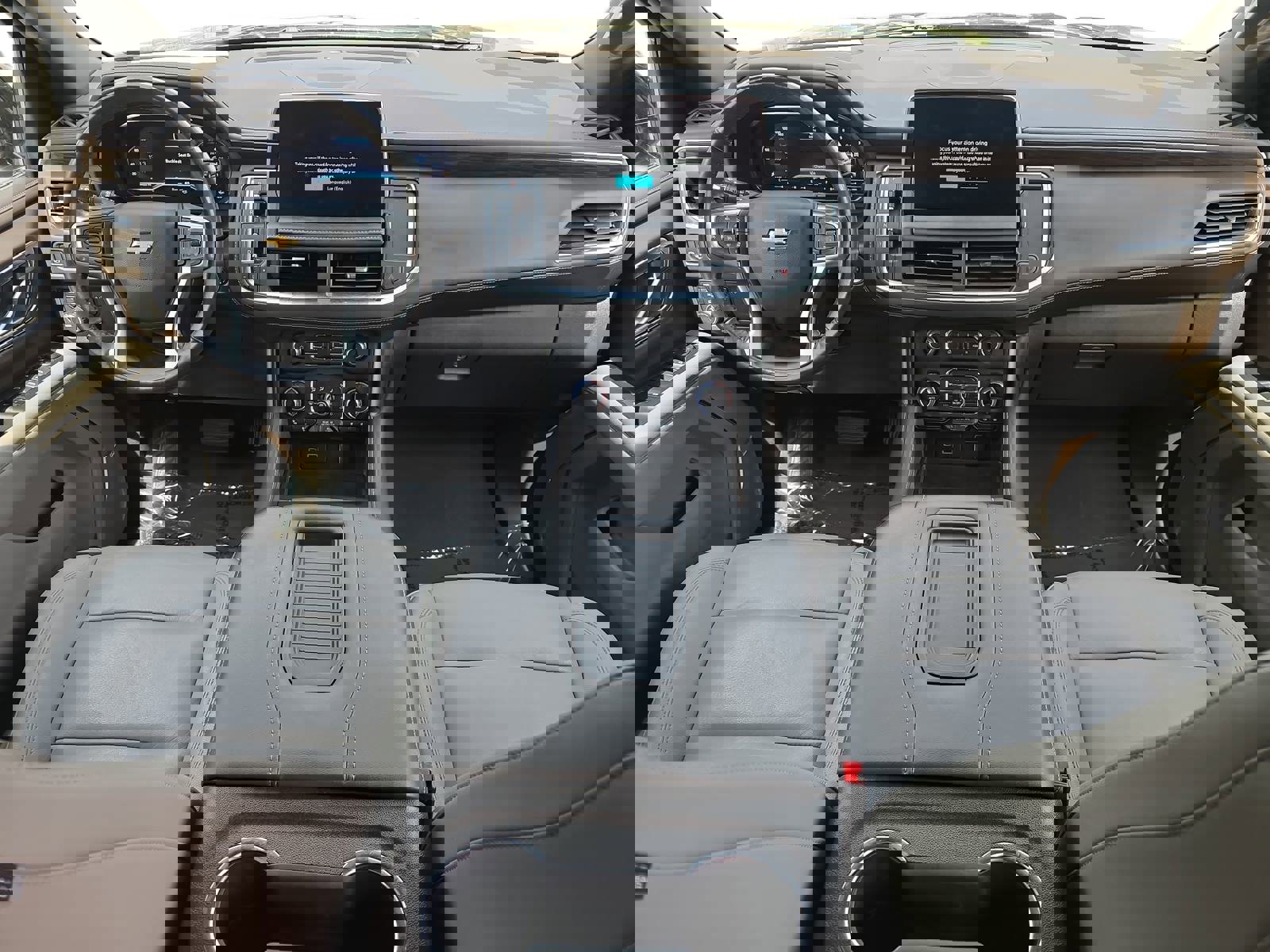 Used 2022 Chevrolet Suburban LT w/ Luxury Package image 9