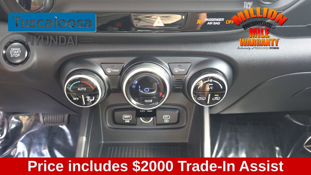 Used 2024 Hyundai Venue SEL image 21