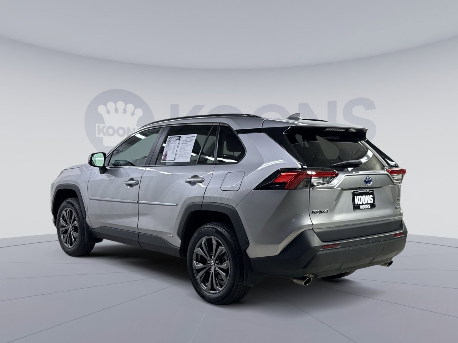 Used 2023 Toyota RAV4 XLE Premium AWD/4WD image 18