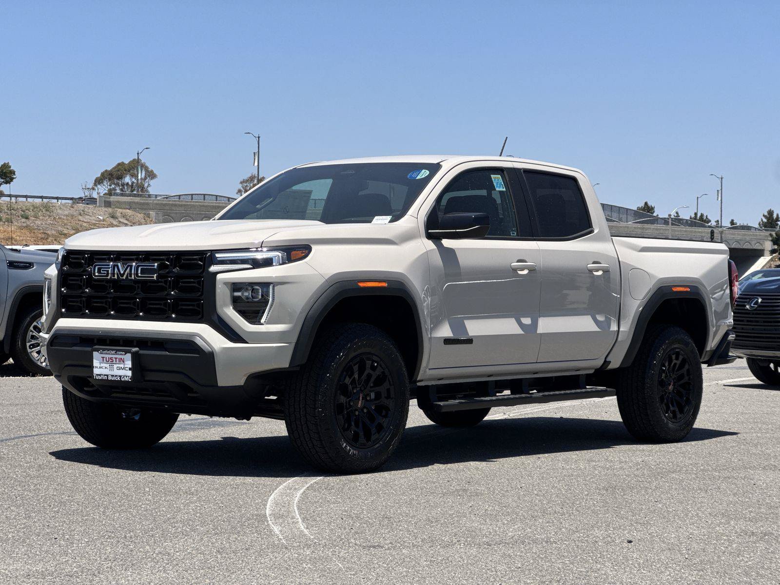 New 2026 GMC Canyon Elevation w/ LPO, Black Badging Package RWD image 6