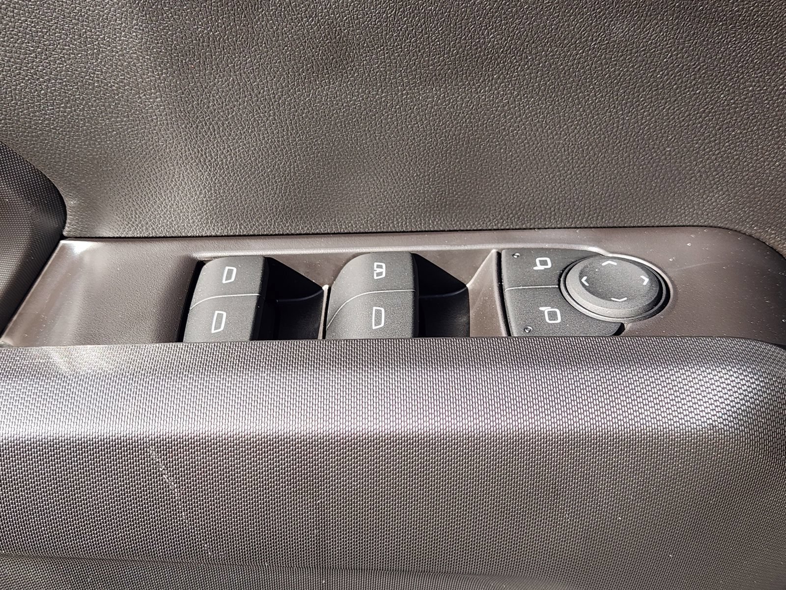 New 2026 GMC Canyon Elevation w/ Convenience Package RWD image 27