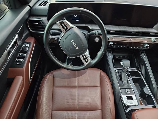 Used 2023 Kia Telluride EX w/ EX Captain's Chair Package image 10