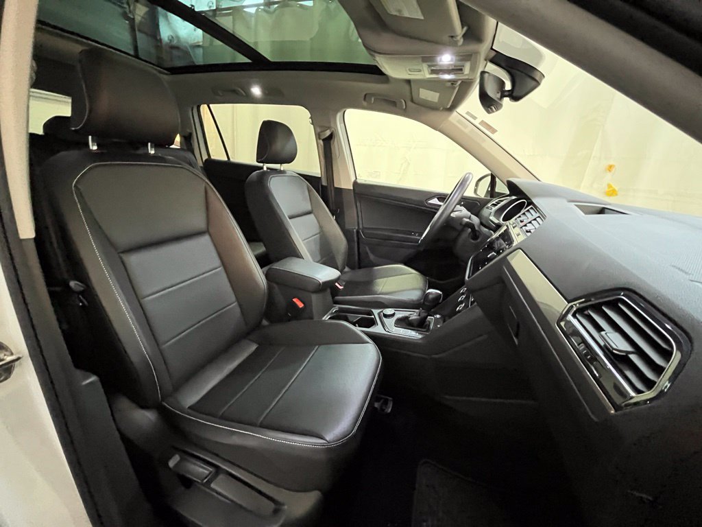 Used 2021 Volkswagen Tiguan SE AWD/4WD image 12