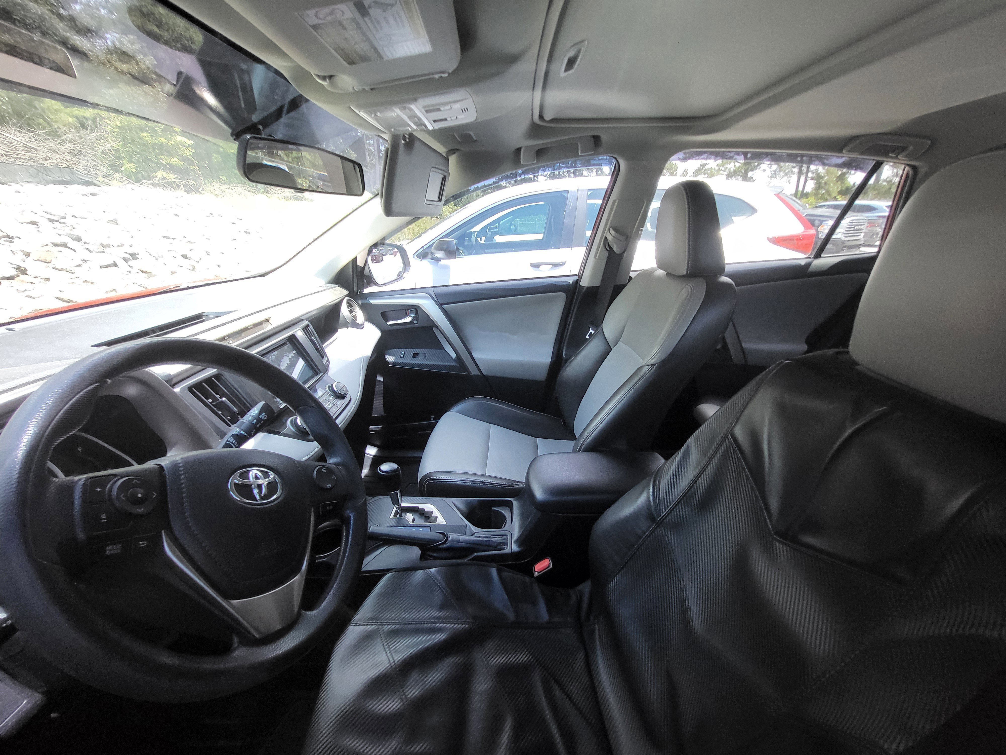 Used 2014 Toyota RAV4 XLE FWD image 10