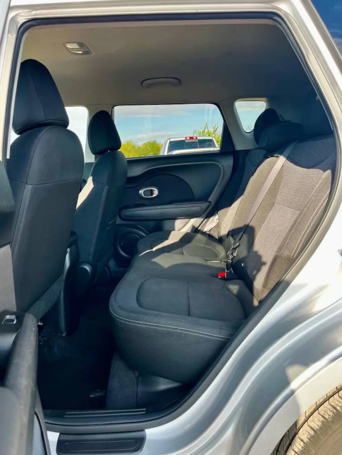 Used 2018 Kia Soul + image 9