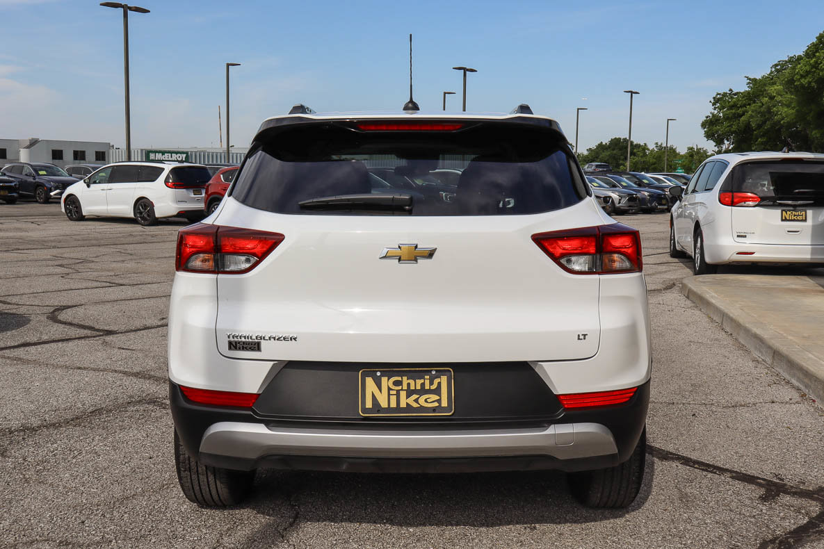 Used 2025 Chevrolet TrailBlazer LT FWD image 5