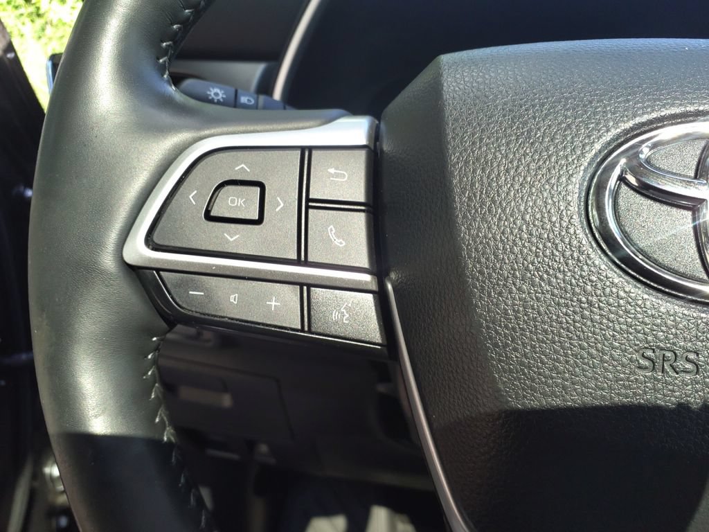 Used 2023 Toyota Highlander Limited FWD image 28