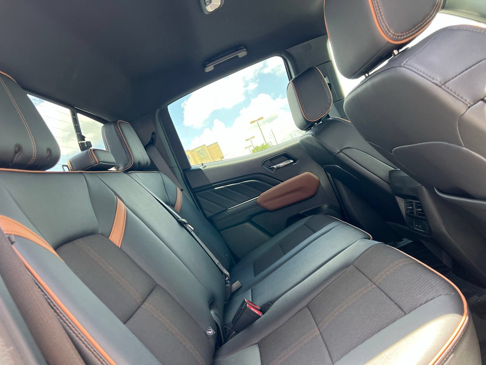 Used 2026 GMC Canyon AT4 AWD/4WD image 53