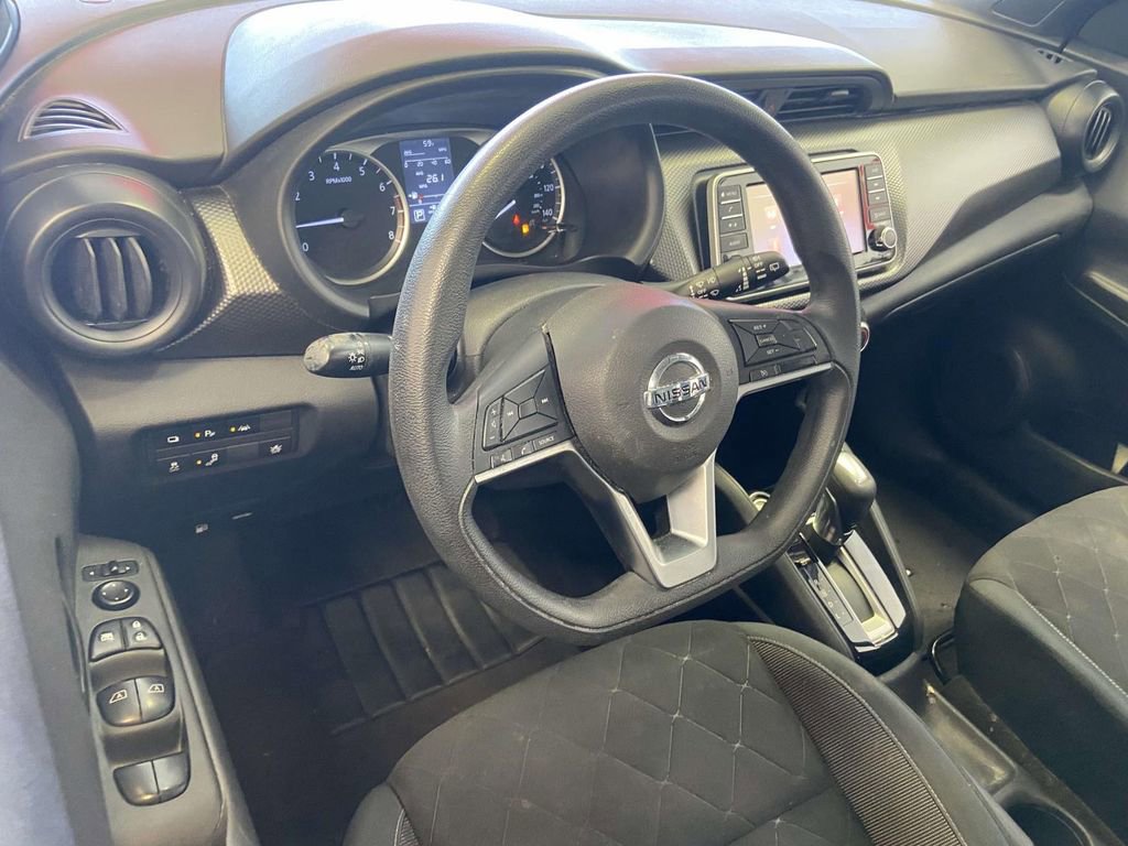 Used 2020 Nissan Kicks S image 12