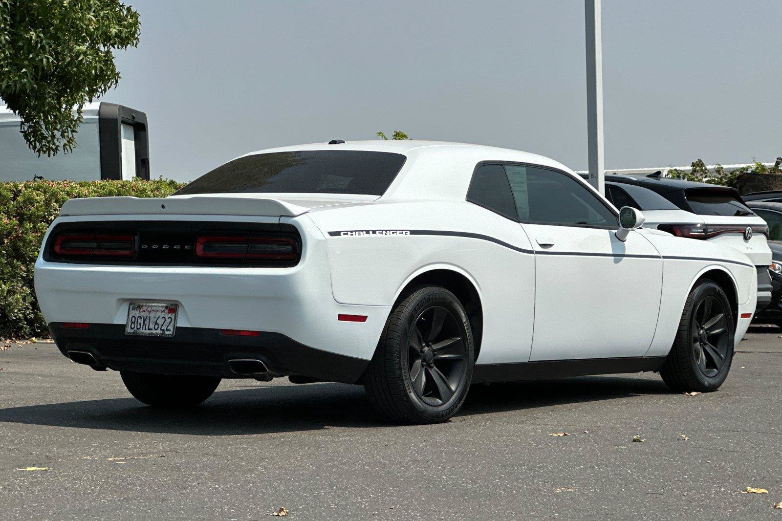 Used 2018 Dodge Challenger SXT RWD image 4