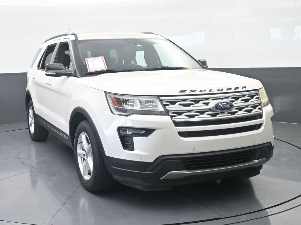 Used 2018 Ford Explorer XLT w/ Equipment Group 202A FWD image 9