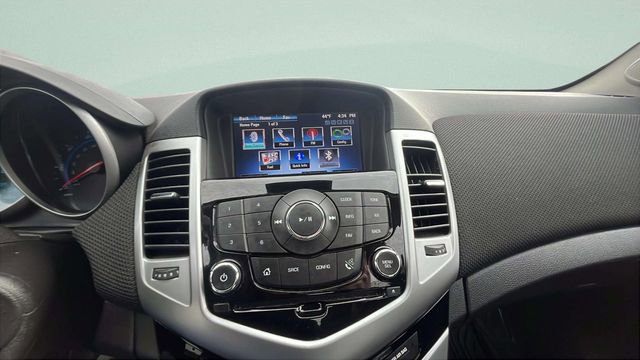 Used 2016 Chevrolet Cruze LT image 17