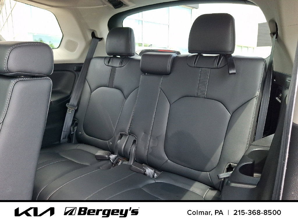 Used 2023 Honda Pilot Touring image 13