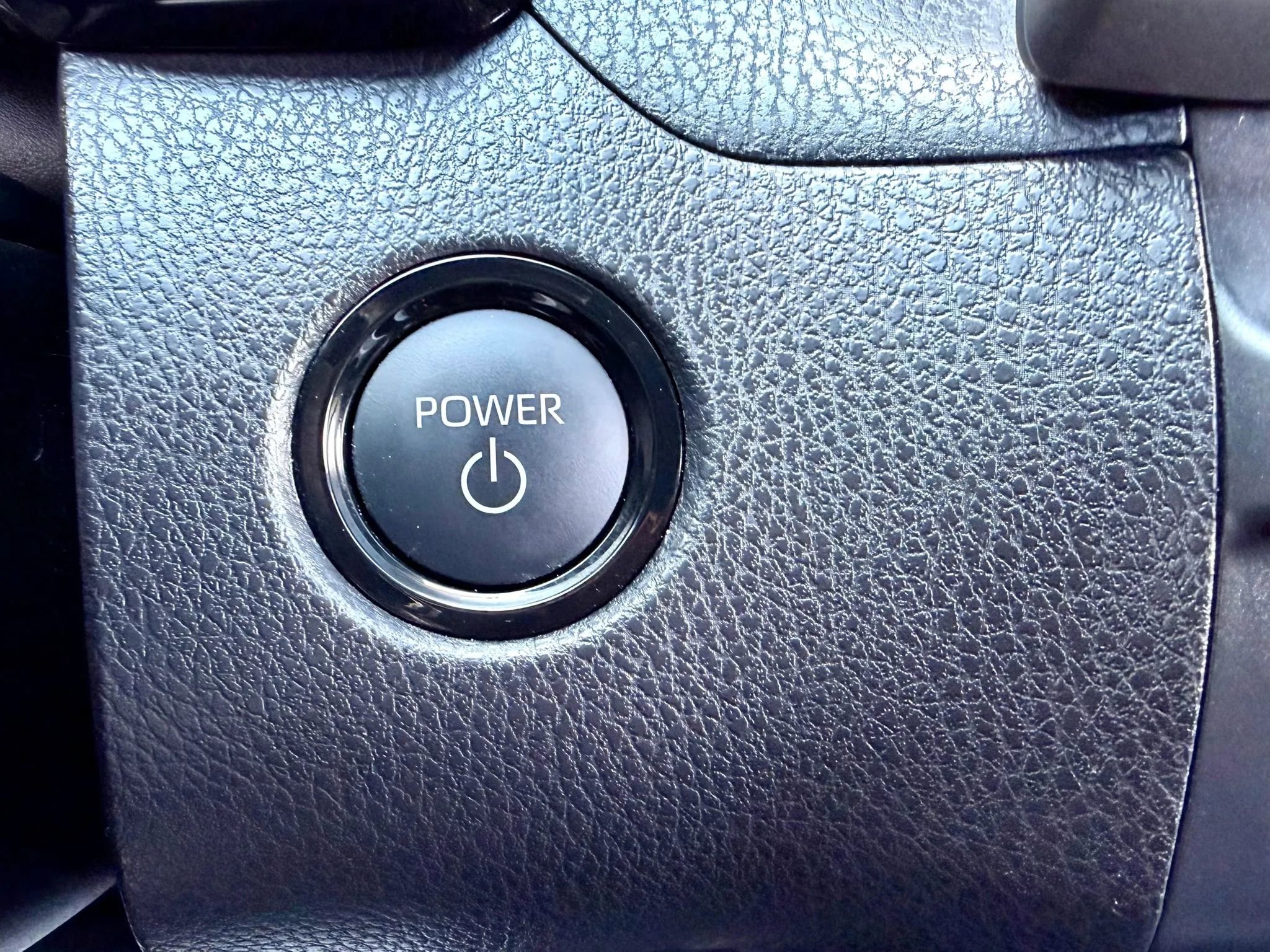 Used 2025 Toyota Camry SE w/ Convenience Package image 20