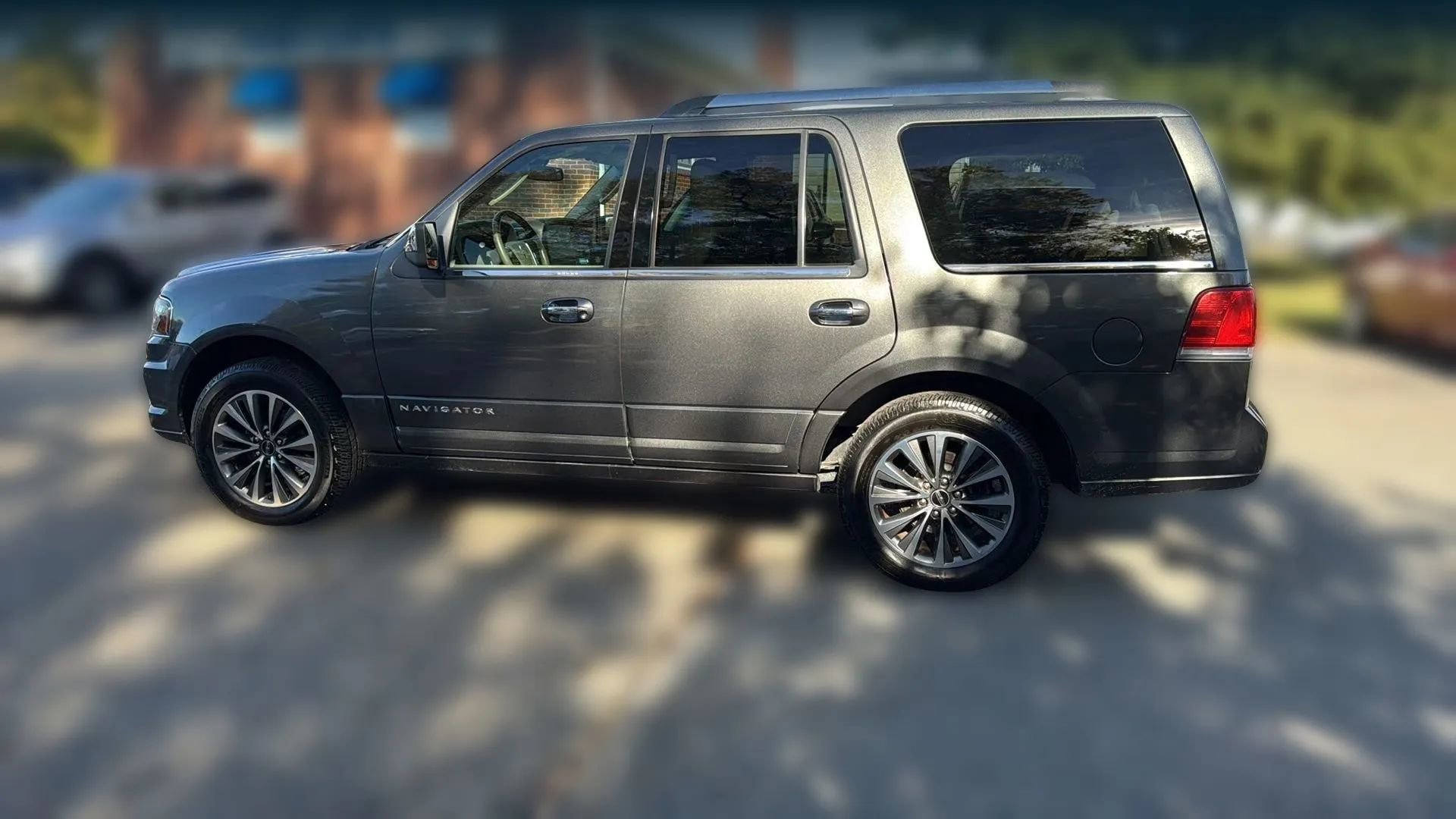 Used 2015 Lincoln Navigator 4WD image 8