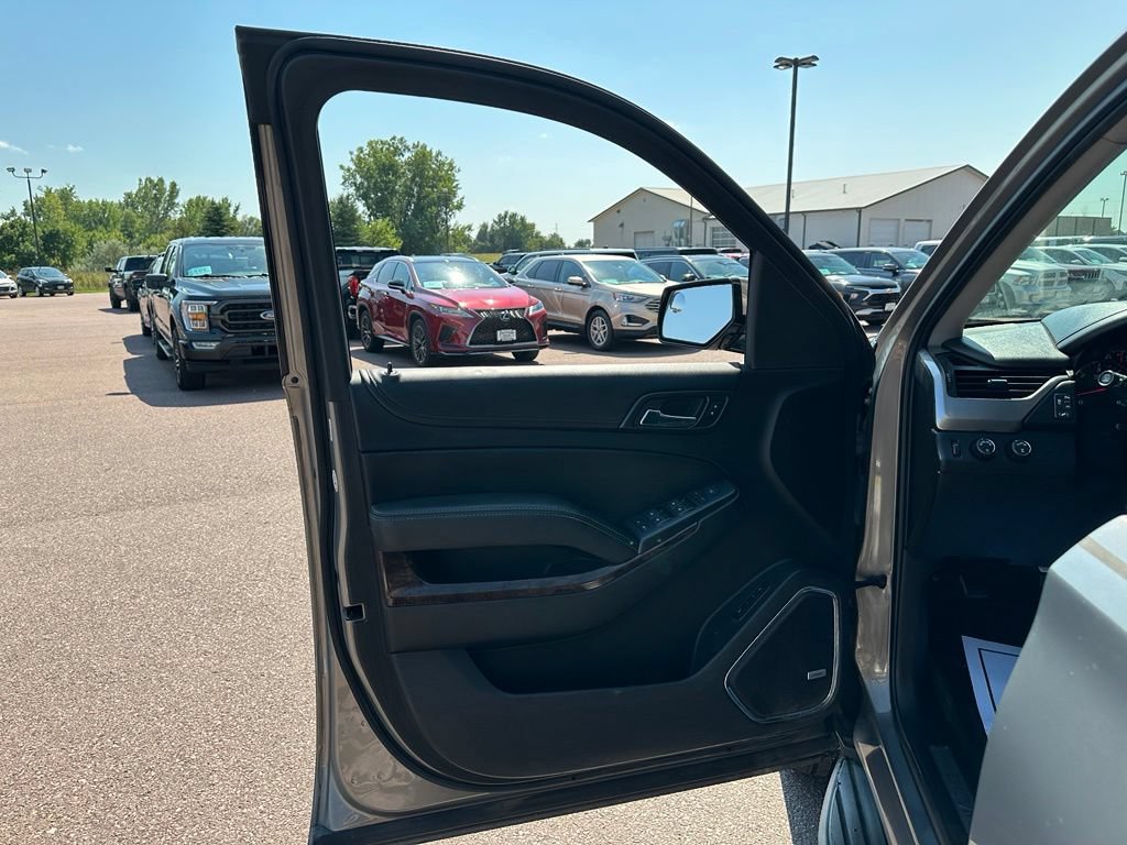 Used 2018 Chevrolet Suburban LT AWD/4WD image 11