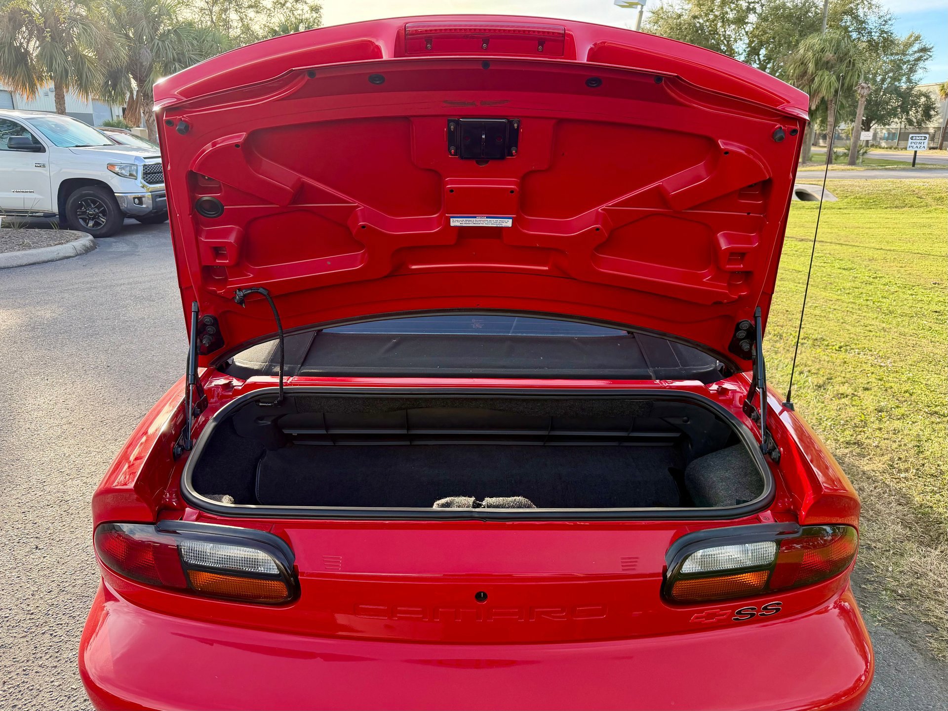 Used 2000 Chevrolet Camaro Z28 w/ SS Performance/Appearance Pkg image 7