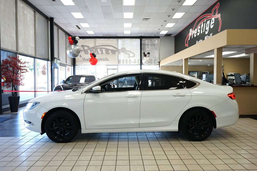 Used 2015 Chrysler 200 Limited w/ Convenience Group FWD image 3