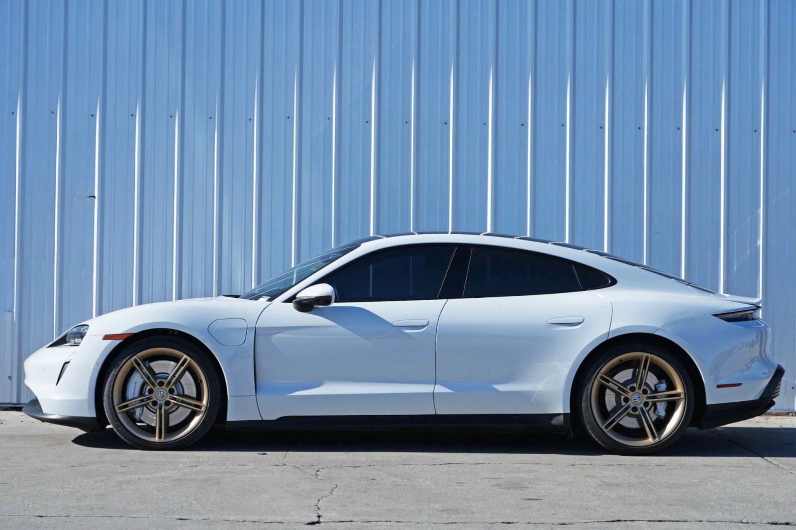 Used 2022 Porsche Taycan 4S AWD/4WD image 9