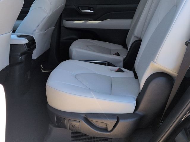 New 2026 Toyota Grand Highlander XLE image 22