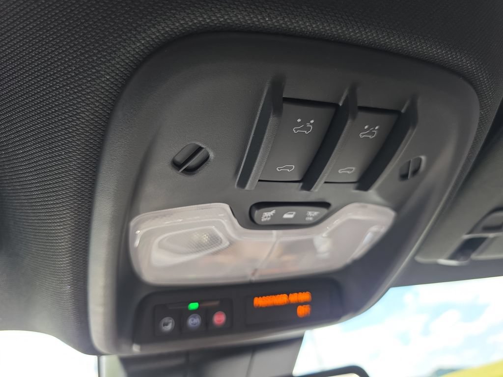 Used 2026 GMC Canyon Denali AWD/4WD image 21