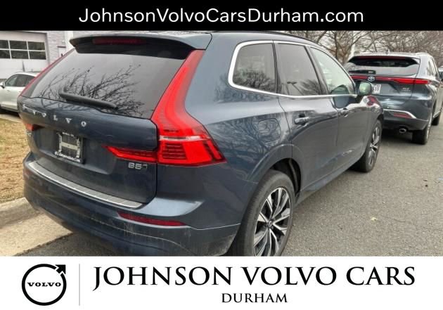 Used 2023 Volvo XC60 B5 Core w/ Climate Package image 3