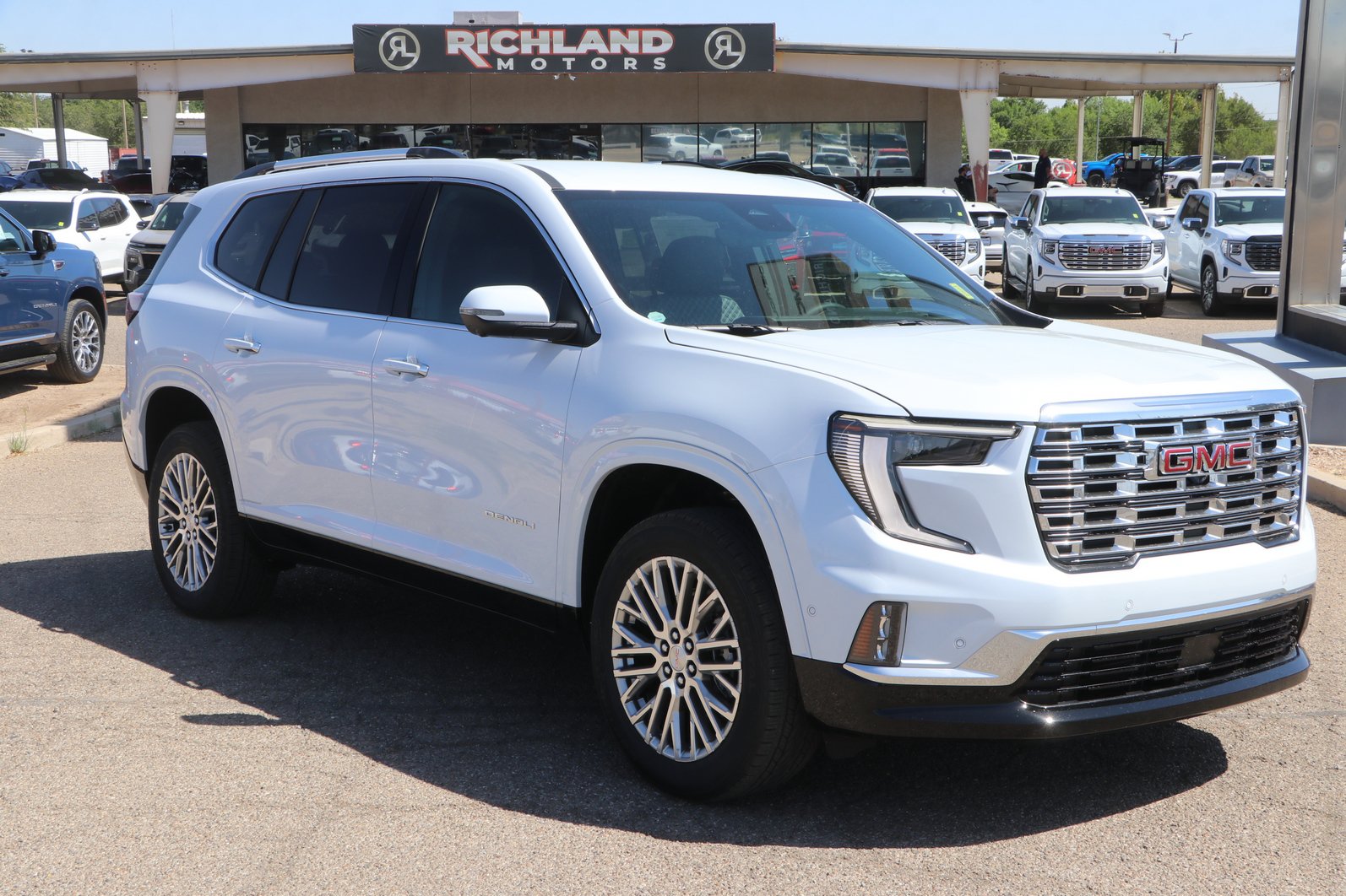 New 2026 GMC Acadia Denali w/ Super Cruise Package AWD/4WD image 1
