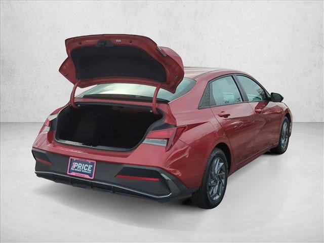 Used 2024 Hyundai Elantra SEL image 8