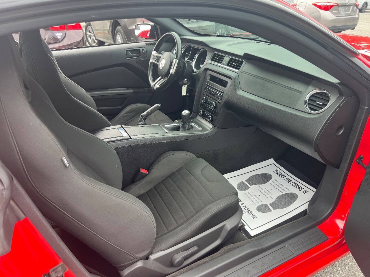 Used 2014 Ford Mustang Coupe RWD image 10