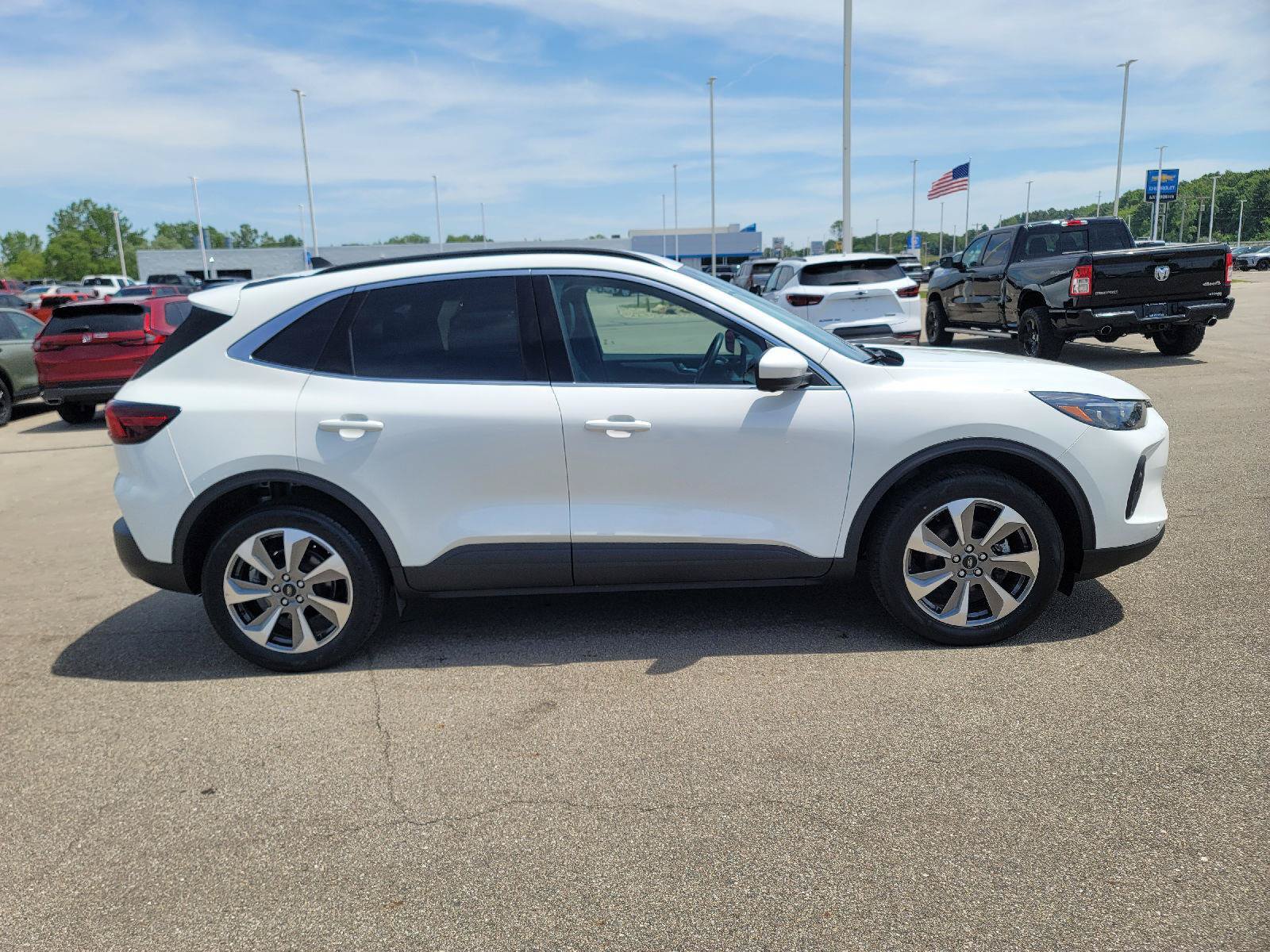 Used 2024 Ford Escape Platinum AWD/4WD image 11