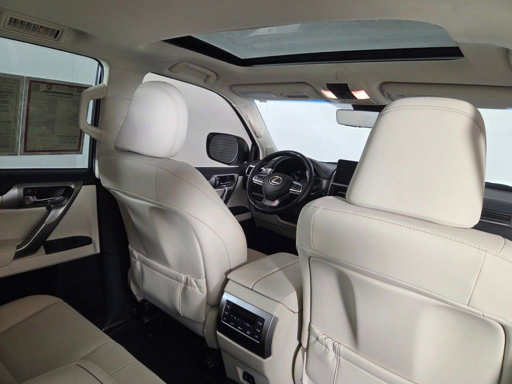 Used 2023 Lexus GX 460 Premium w/ Premium Package AWD/4WD image 31