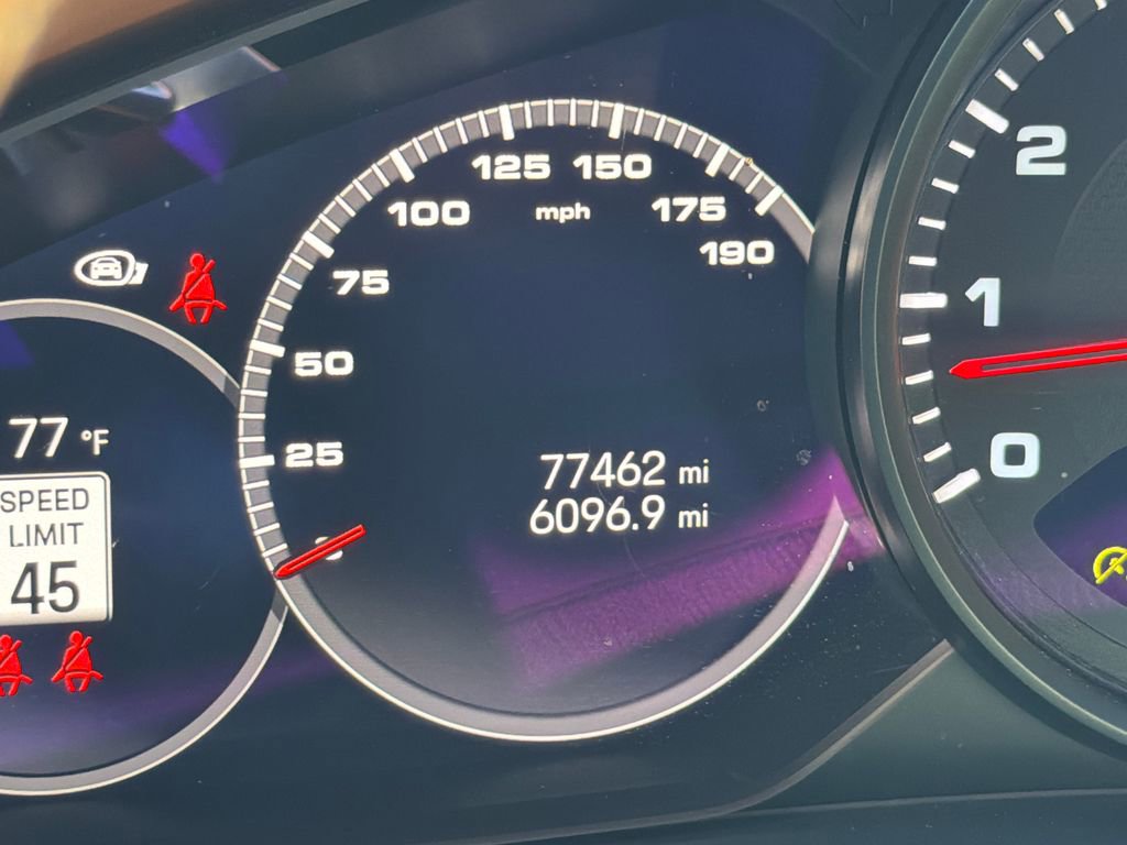 Used 2022 Porsche Panamera image 4