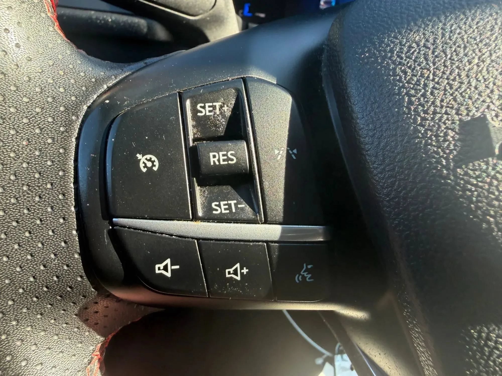 Used 2024 Ford Escape ST-Line w/ Equipment Group 301A FWD image 13