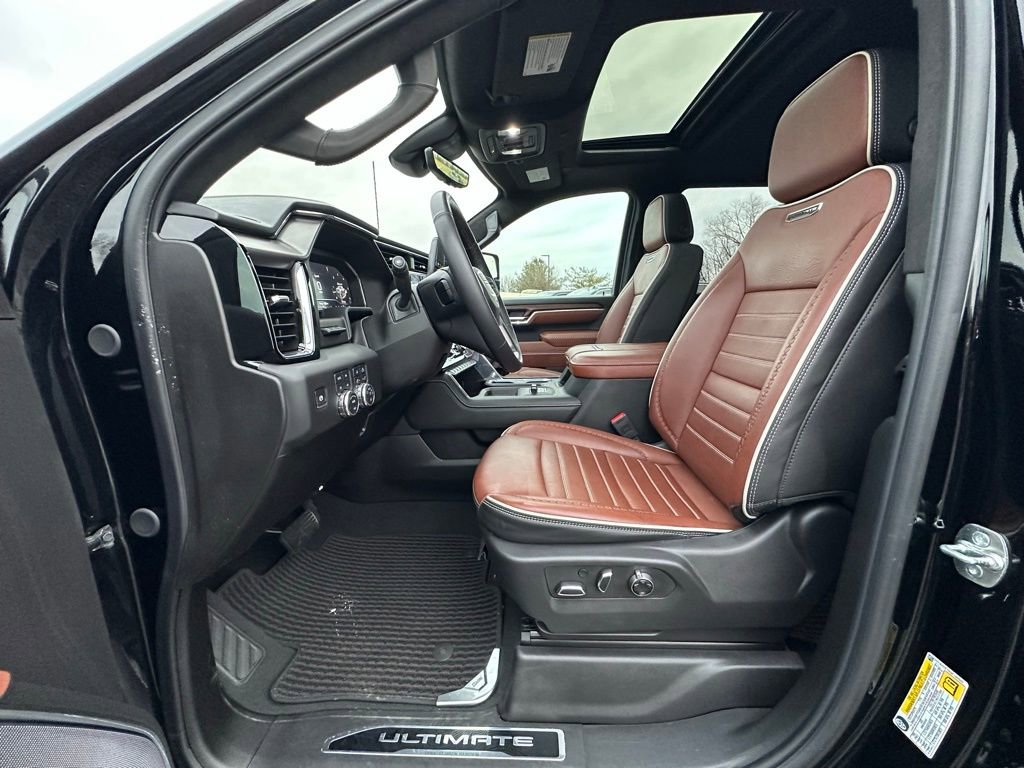 Used 2025 GMC Sierra 3500 Denali Ultimate image 2