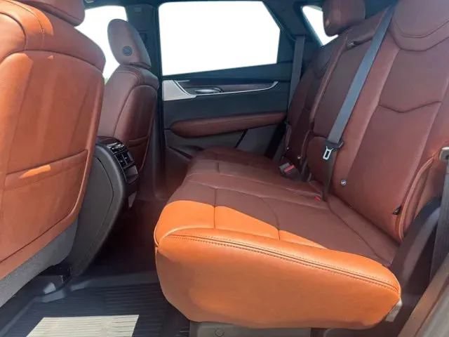 New 2026 Cadillac XT5 Premium Luxury w/ Driver Assist Package AWD/4WD image 17