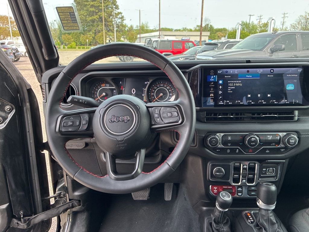 Used 2024 Jeep Wrangler Unlimited Rubicon image 24