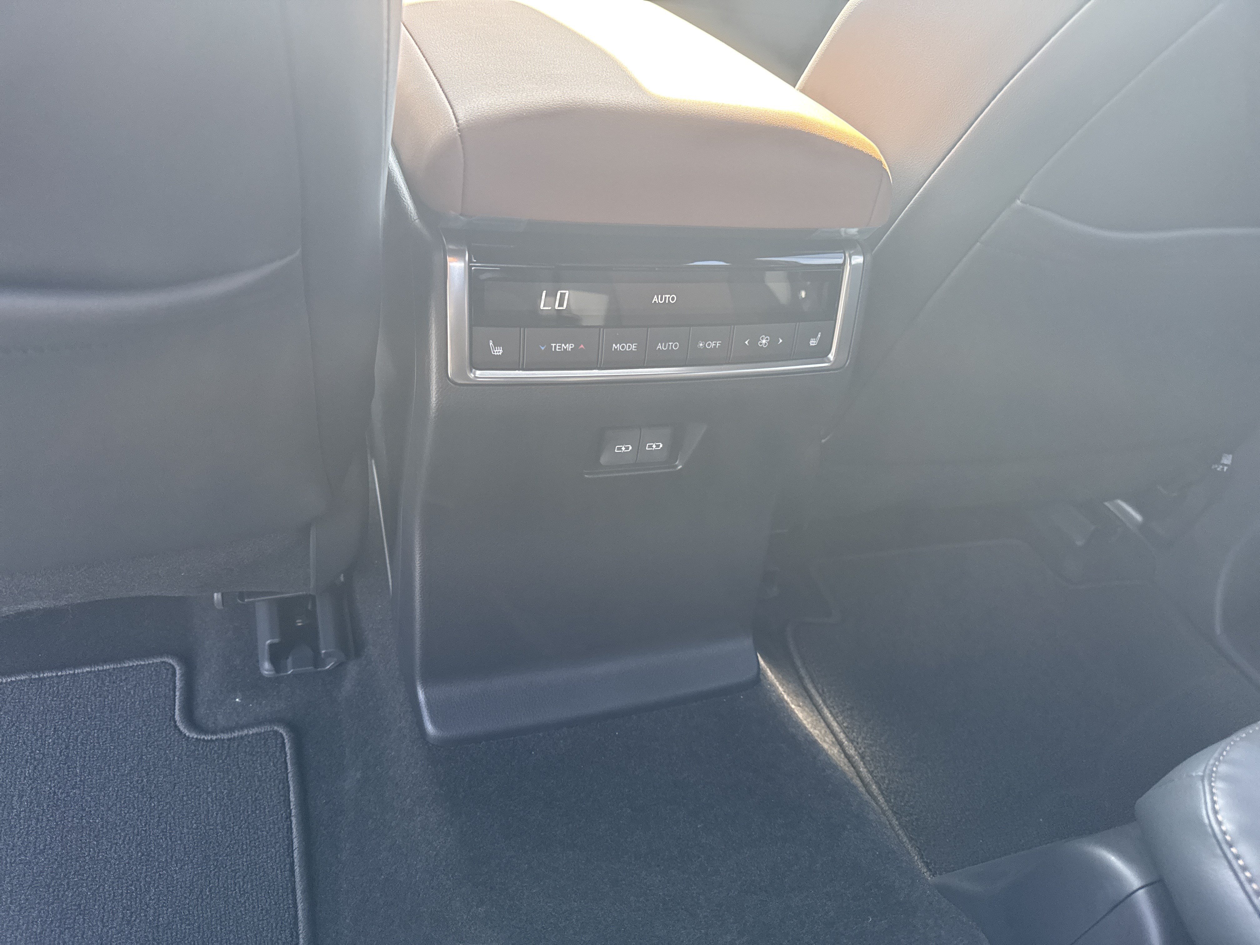 Used 2026 Lexus GX 550 w/ Cold Area Package AWD/4WD image 28