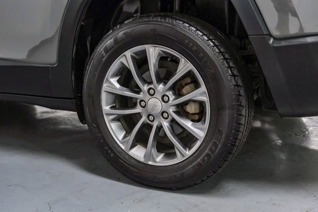Used 2020 Jeep Cherokee Latitude Plus w/ Comfort/Convenience Group image 52
