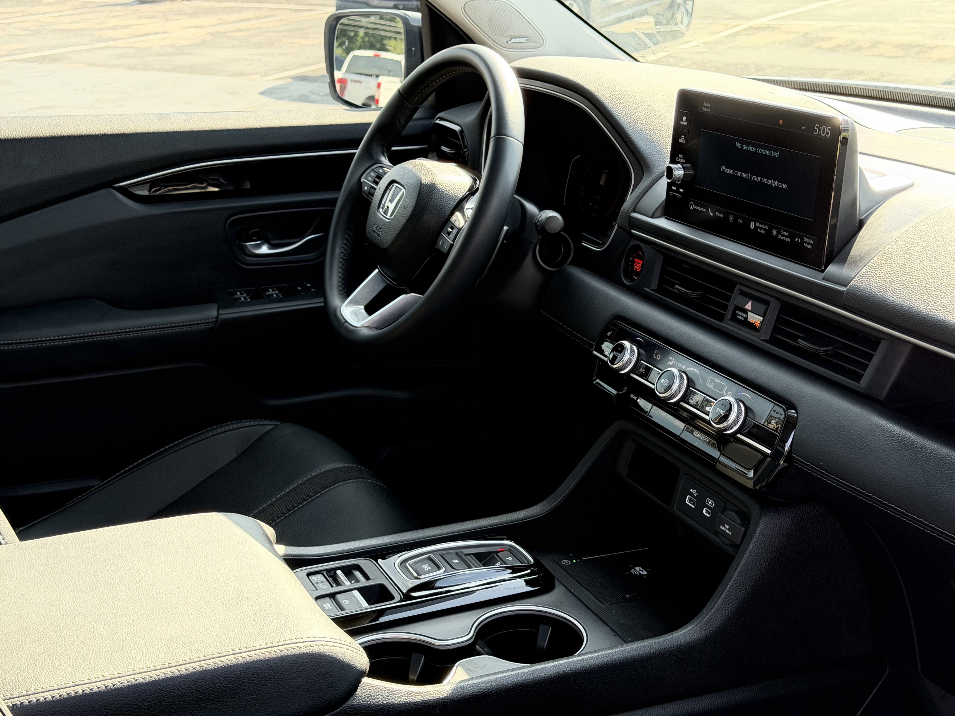 Used 2025 Honda Pilot Touring image 14