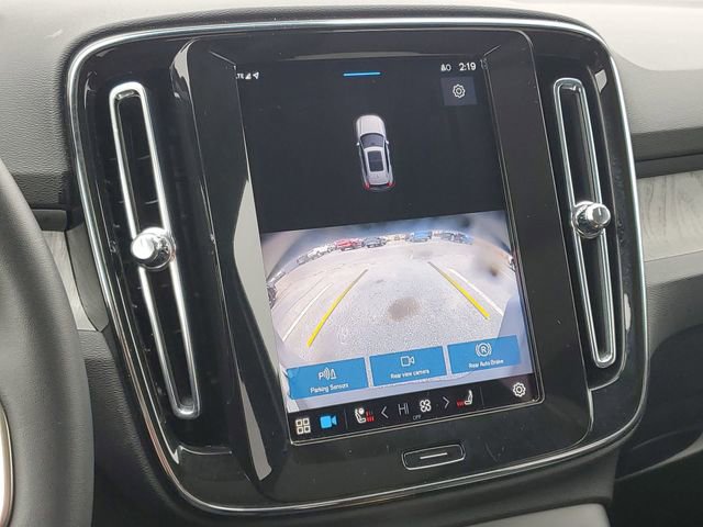 Used 2025 Volvo XC40 B5 Core image 14