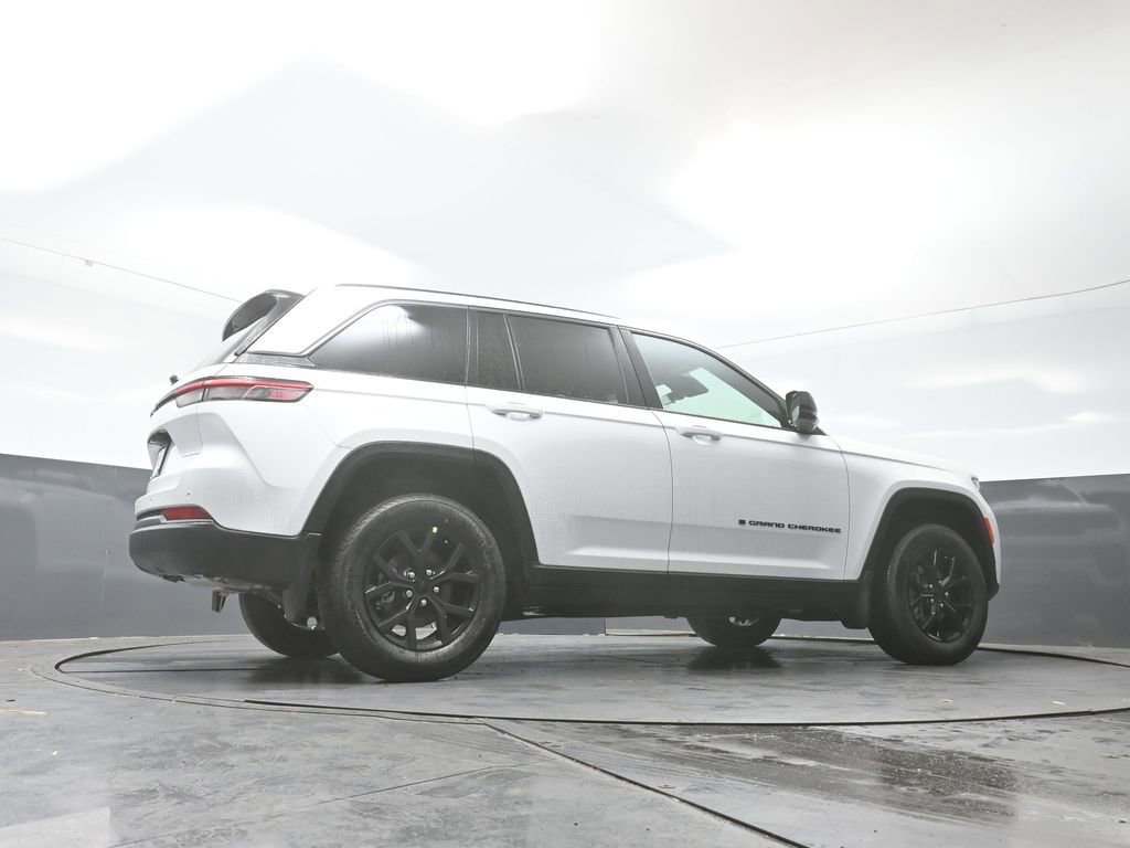 New 2026 Jeep Grand Cherokee Altitude image 36