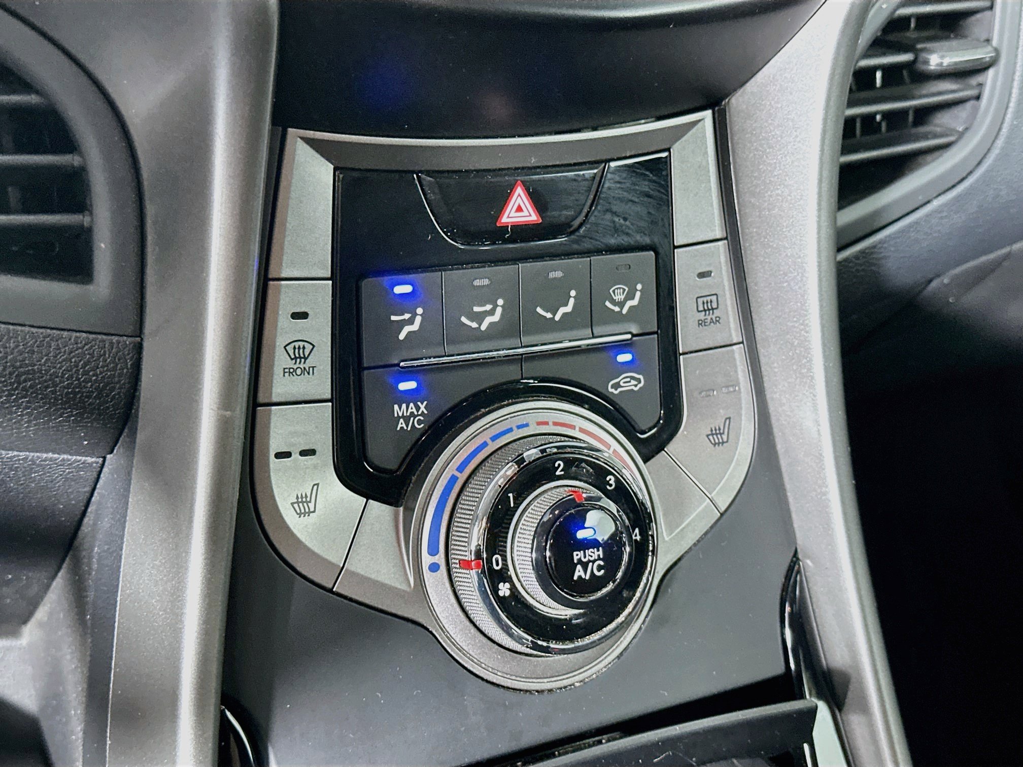 Used 2013 Hyundai Elantra FWD image 21